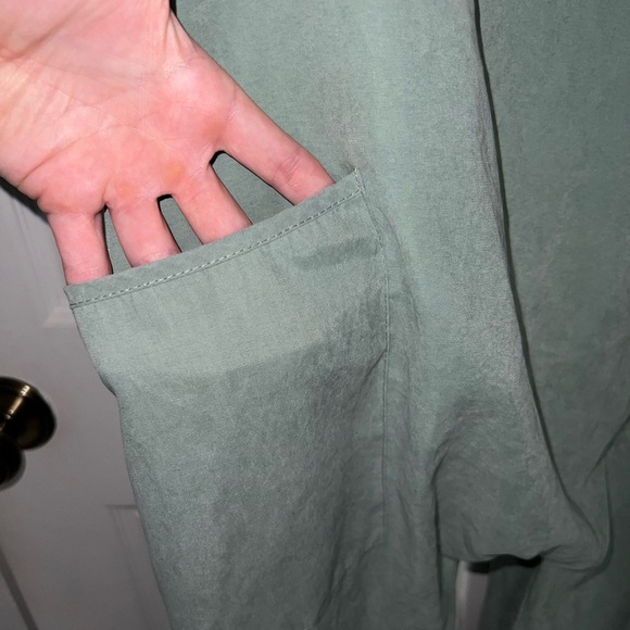 New Green Sleeveless Jumpsuit - Picture 4 of 5